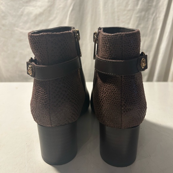 Anne Klein brown leather ankle boots zip up sides & 1.5” block heel NWT - Picture 7 of 9